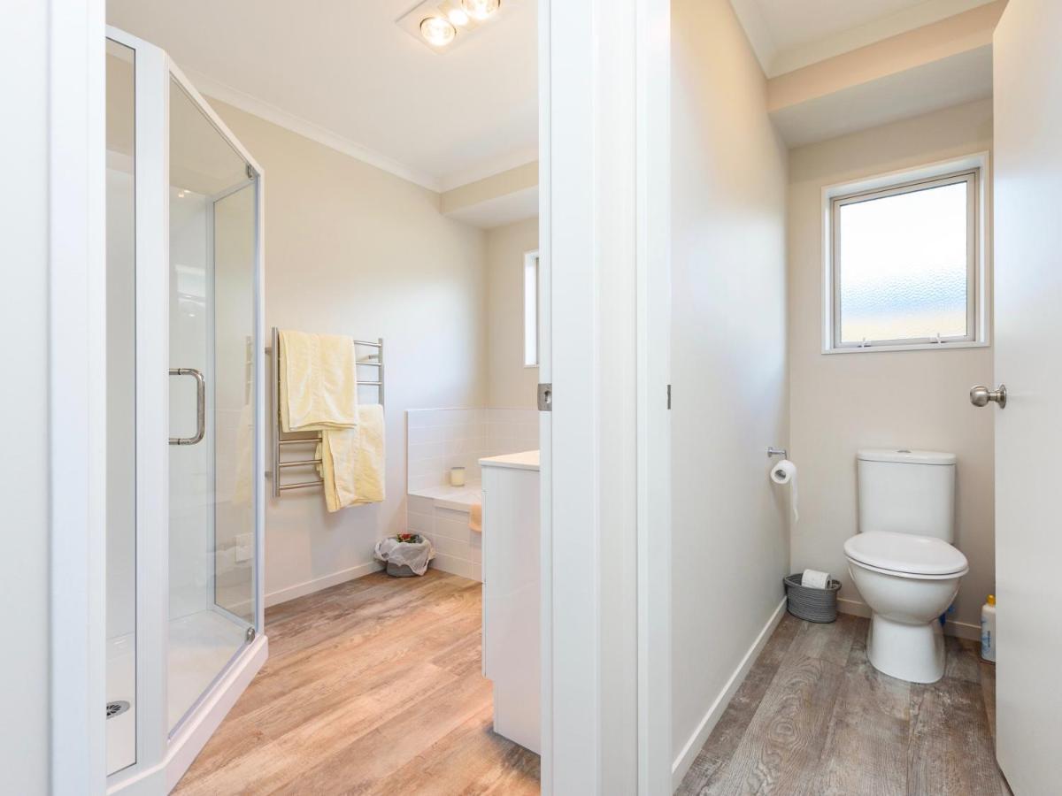 Modern Beach Break - Waihi Beach Holiday Home Buitenkant foto